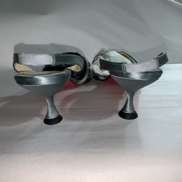 CHRISTIAN LOUBOUTIN size 38.5 silver kitten heels - Picture 10 of 16